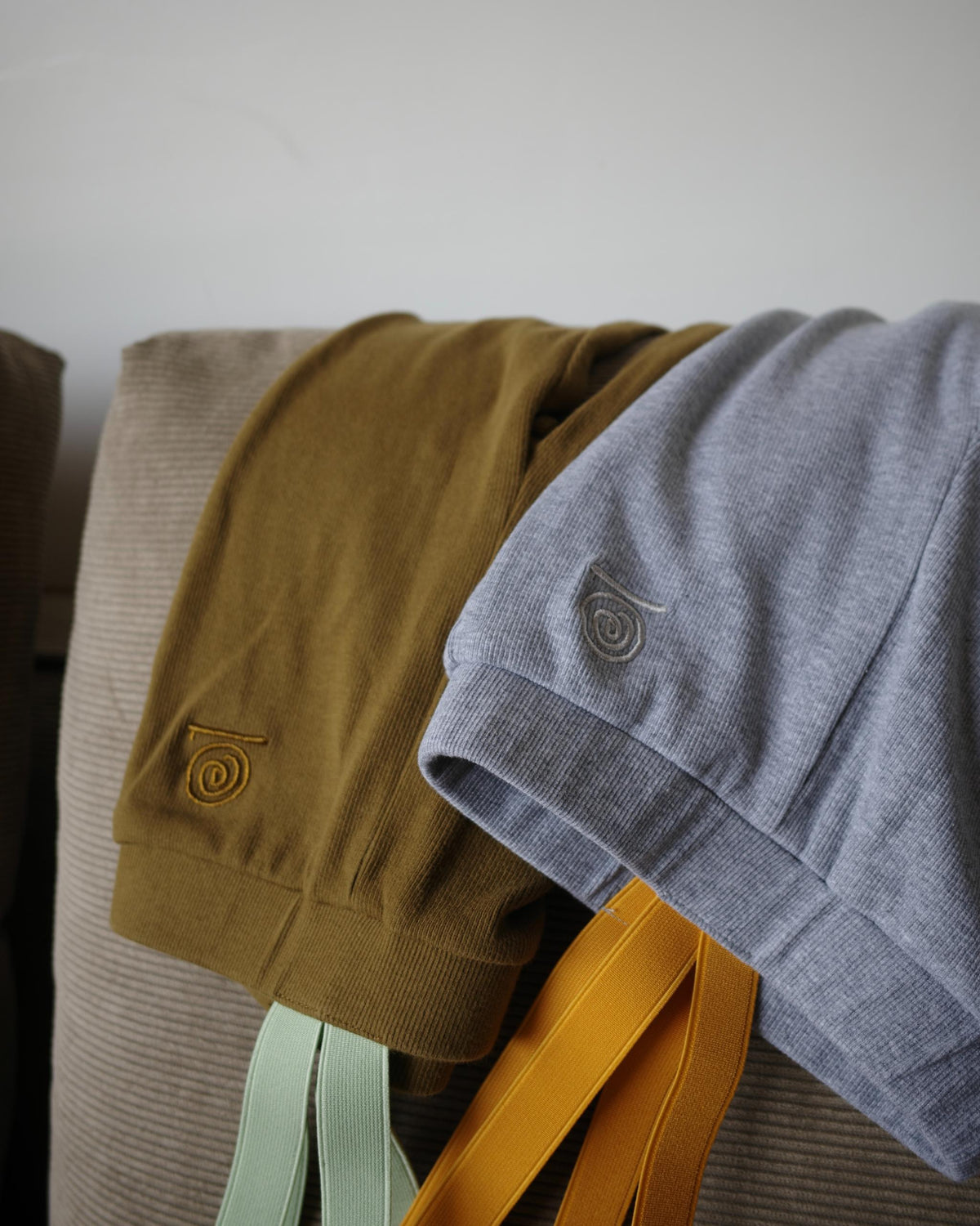 【POPUP先行/10.16 NEW】paper balm FLARED PANTS WITH SUSPENDERS