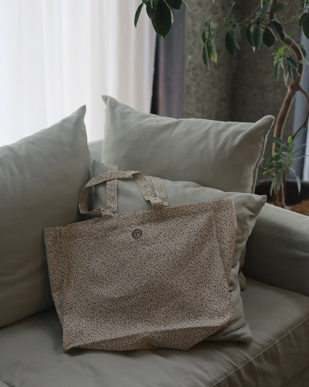POIMERI nuts garden tote bag