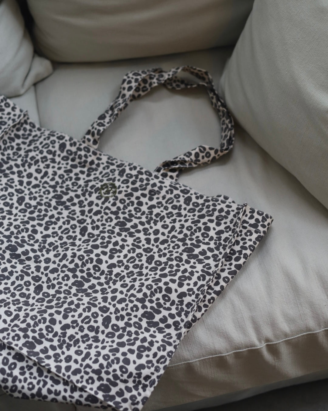 【 NEW ARRIVAL 】POIMERI petit leopard tote bag