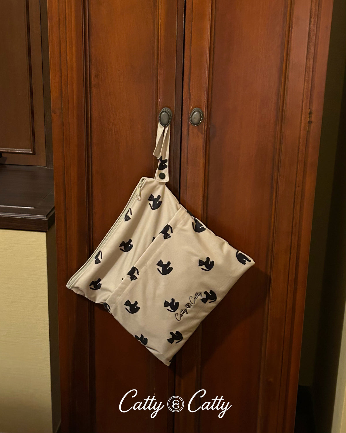 【POPUP先行/10.16 NEW】Catty&Catty LITTLE CAT CLUB WATERPROOF MULTI POUCH