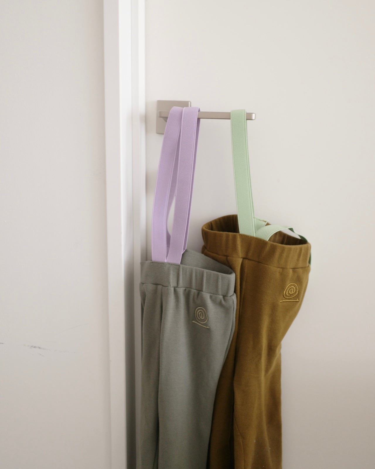paperbalm Flared pants with suspenders