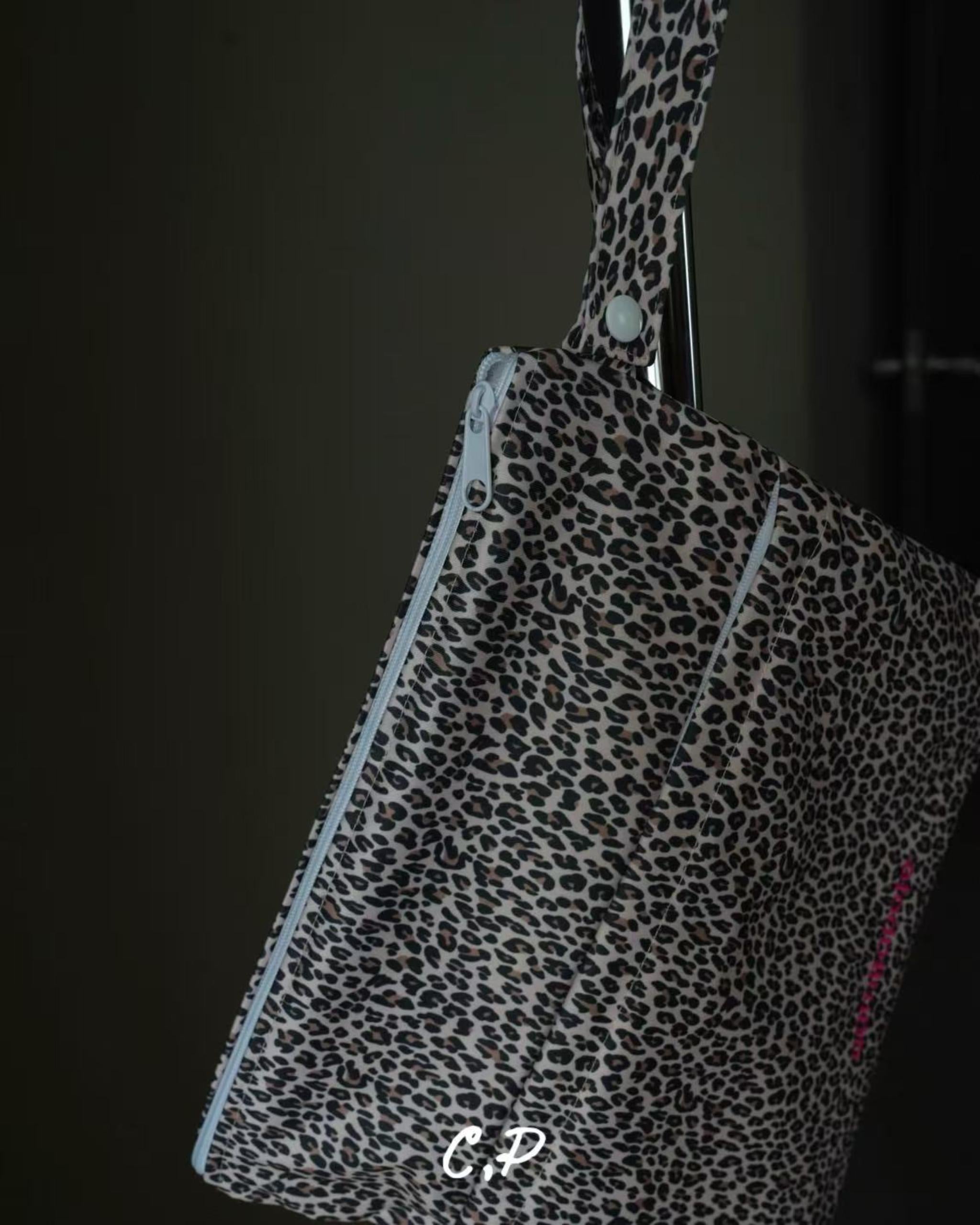 【 6.19 21:00〜Launch 】CAMILAPOLE LEOPARD WATERPROOF MULTI POUCH