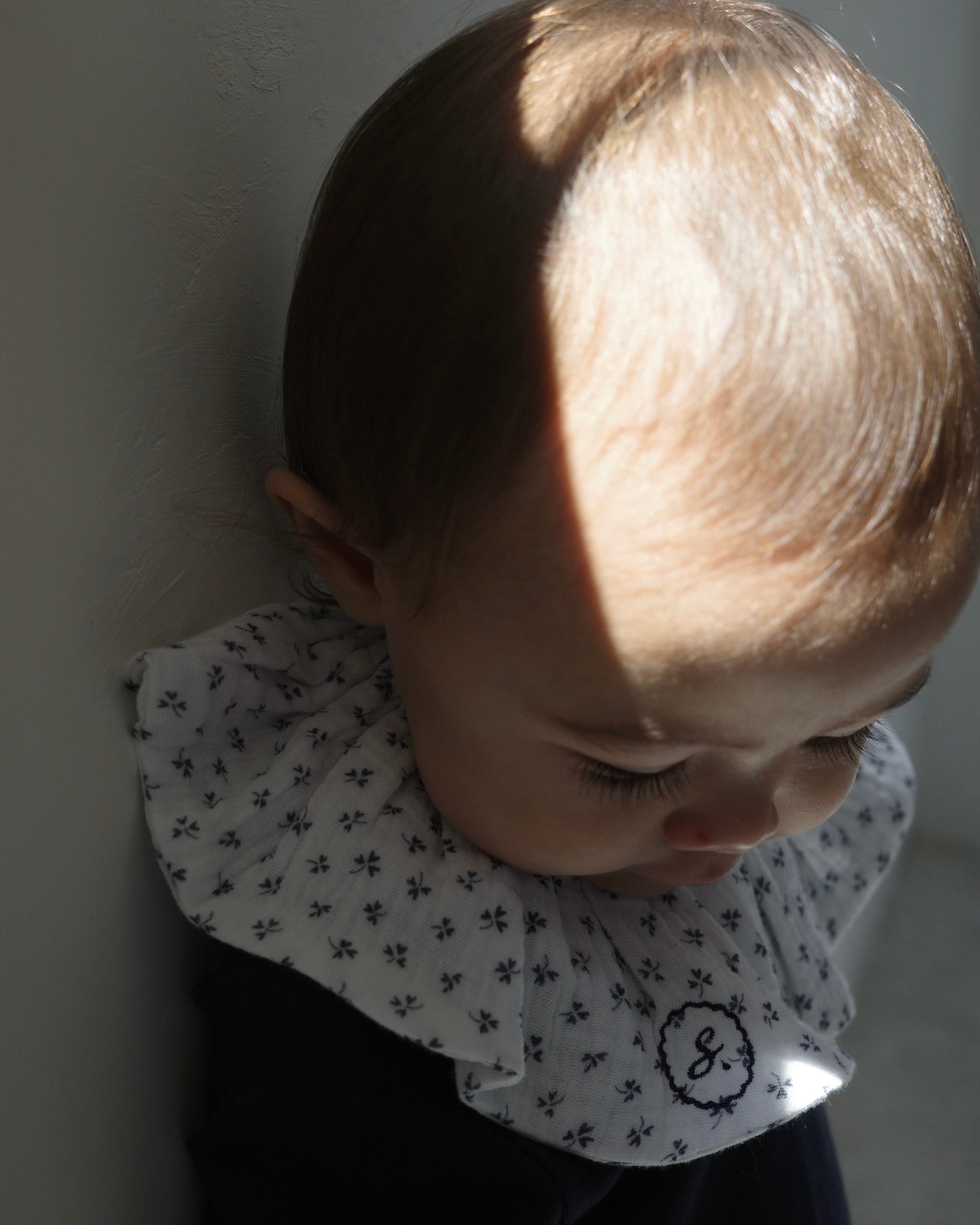 Sable clover bib