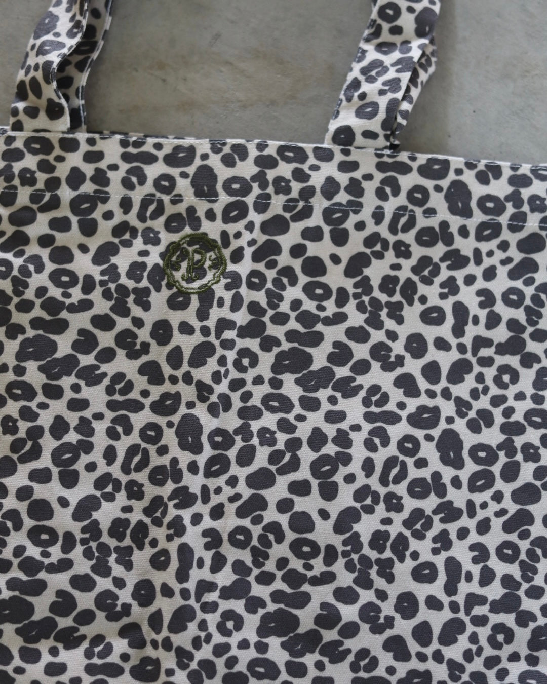 POIMERI  petit leopard tote bag