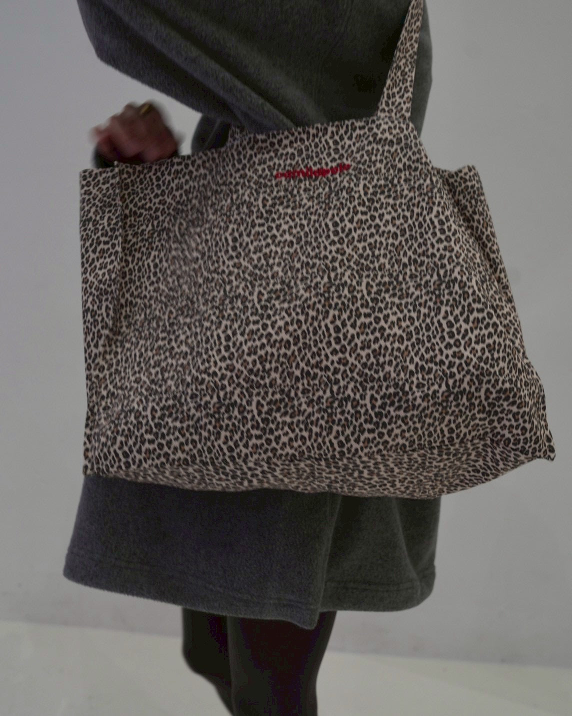 RESTOCK】camilapole Little Leopard Mini Tote
