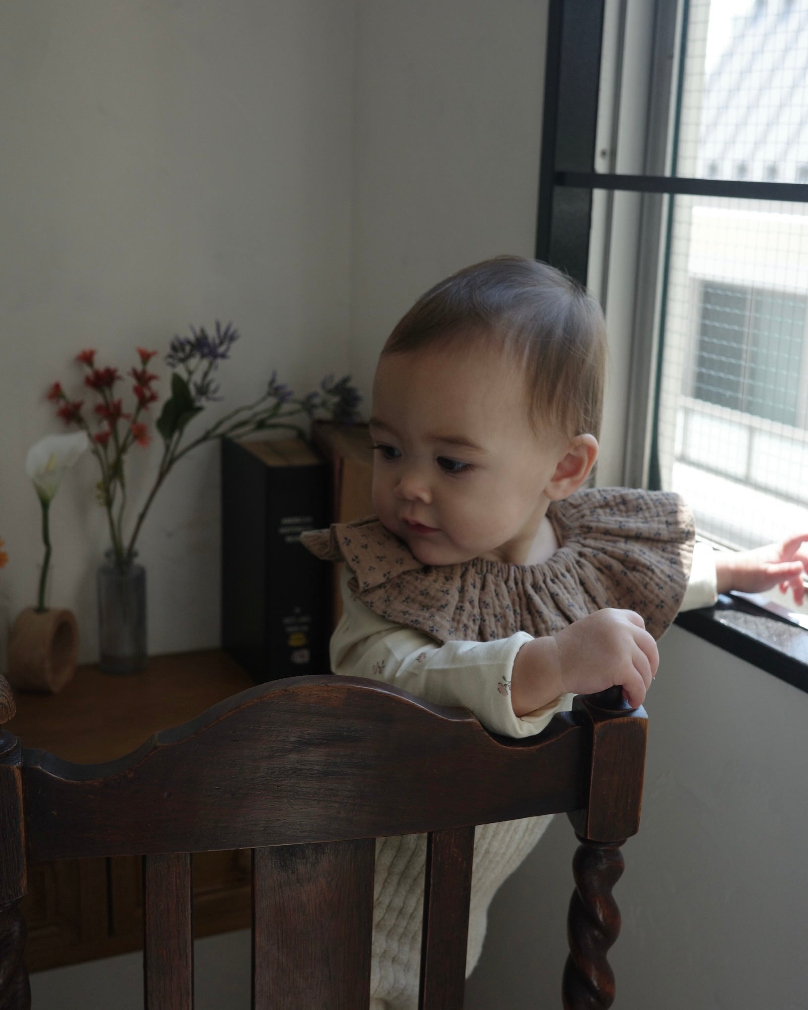 Sable clover bib