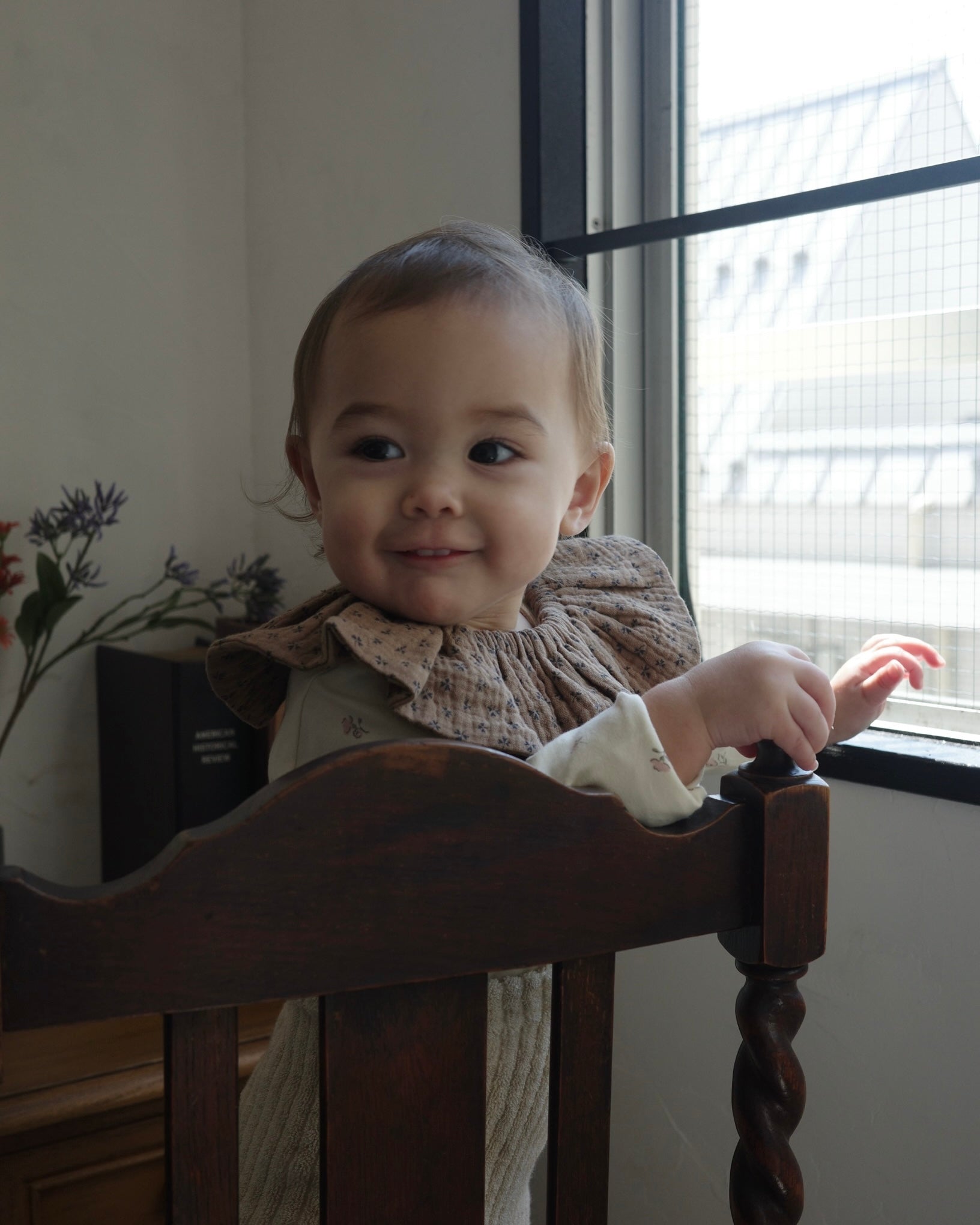 Sable clover bib