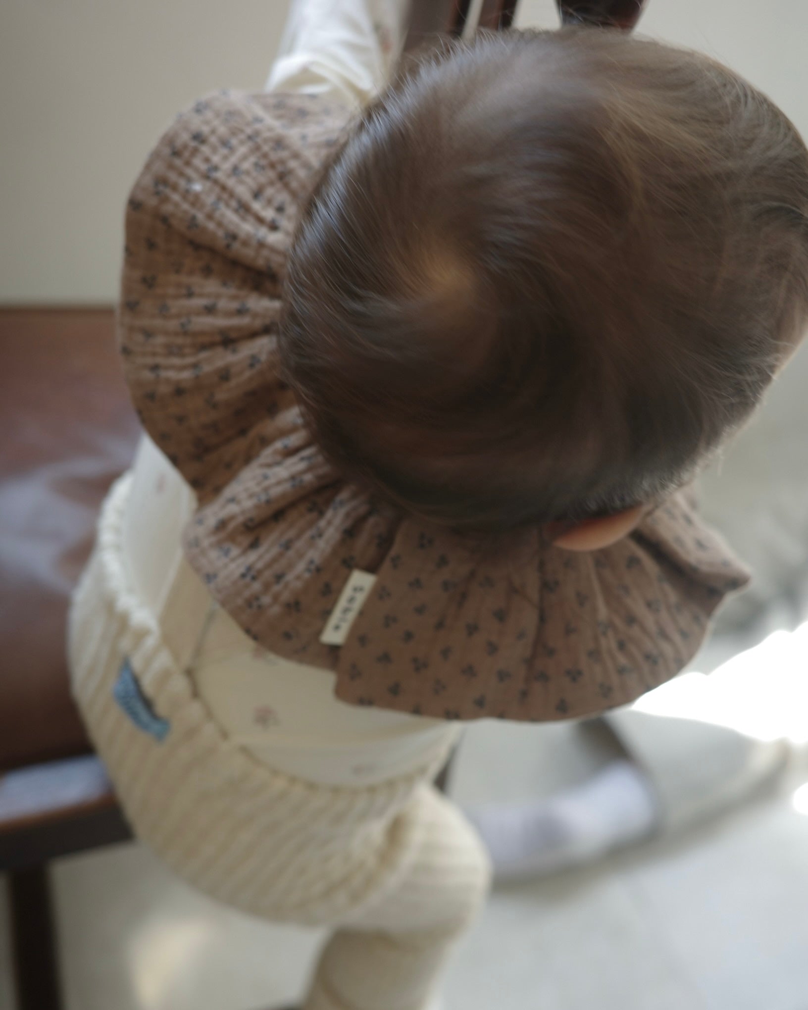 Sable clover bib