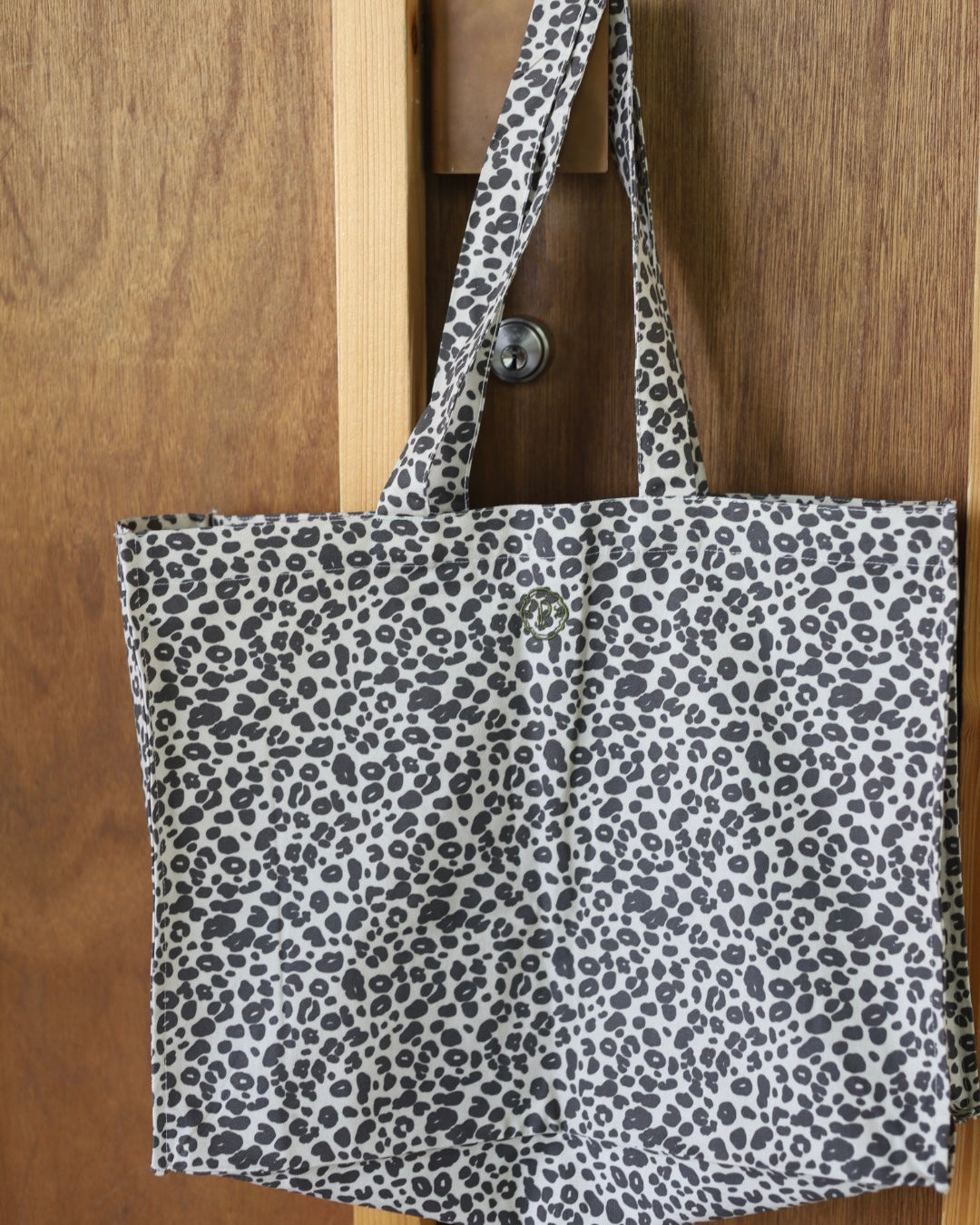 POIMERI  petit leopard tote bag