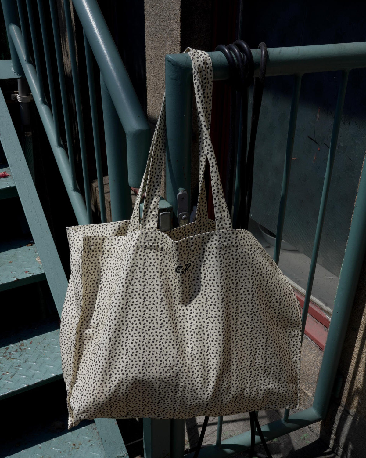 【 9.11 21:00 Launch 】CAMILAPOLE Dalmatian Dot Tote