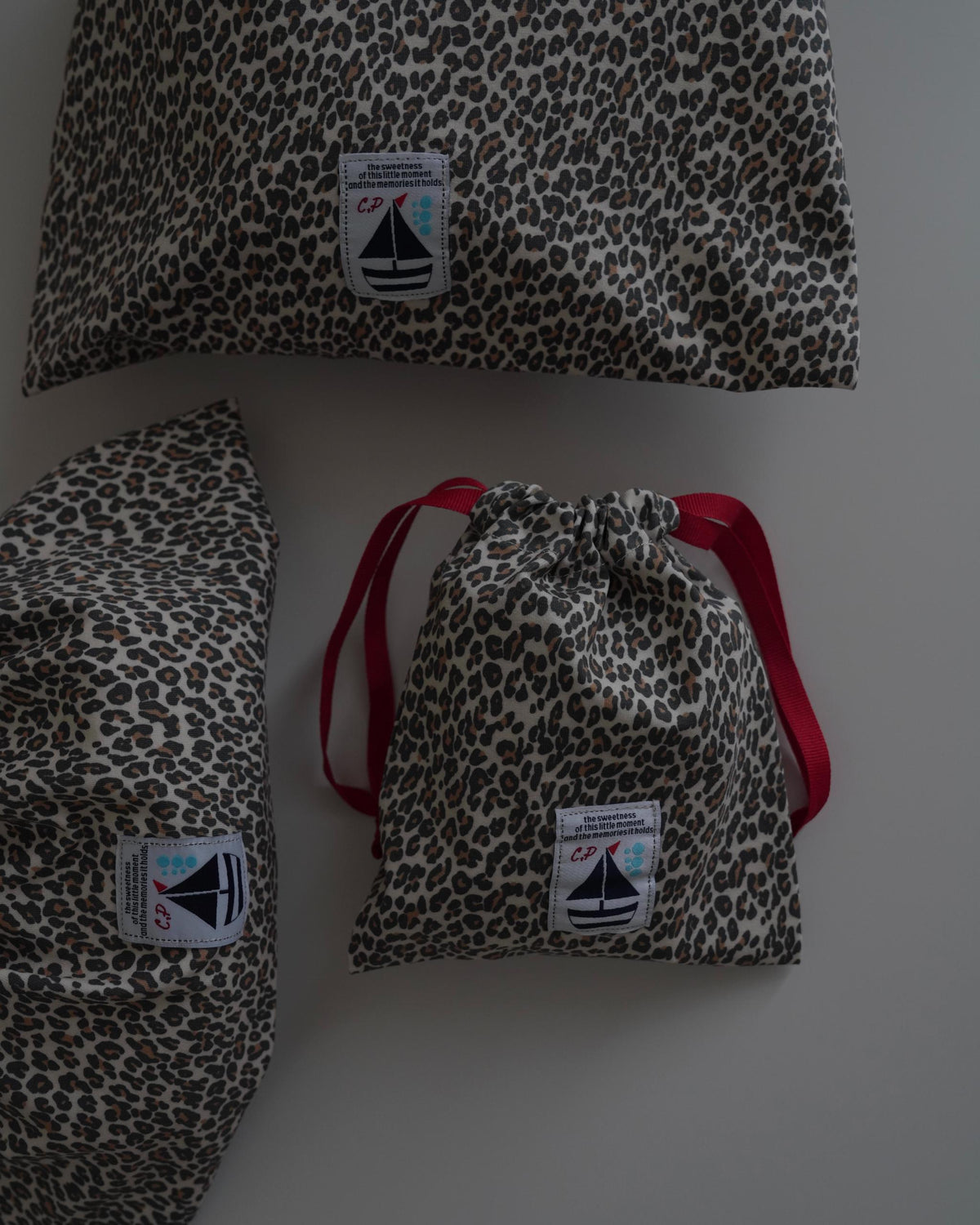 【POPUP先行/10.16 NEW】CAMILAPOLE LITTLE LEOPARD DRAWSTRING POUCH TRIO