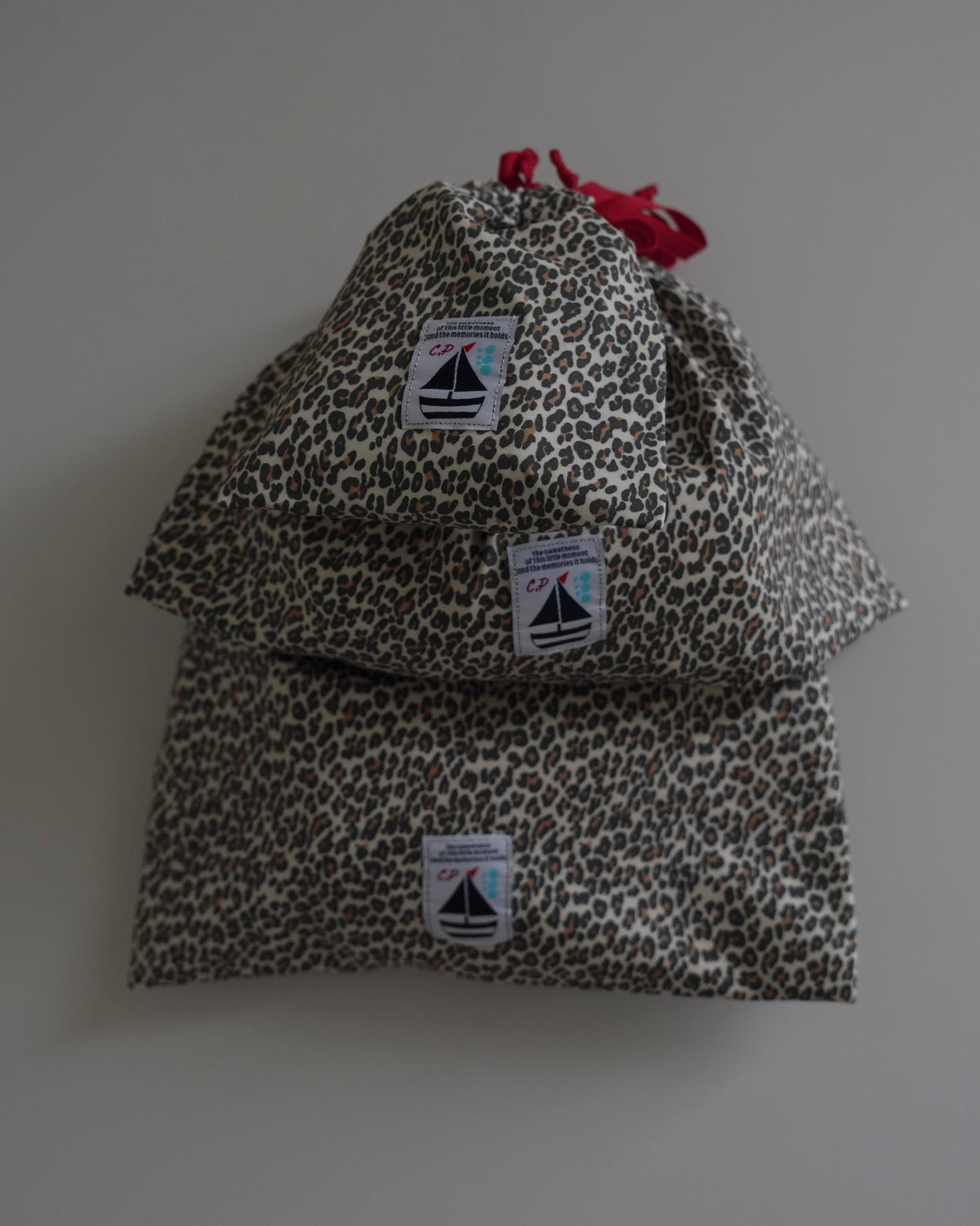 【POPUP先行/10.16 NEW】CAMILAPOLE LITTLE LEOPARD DRAWSTRING POUCH TRIO